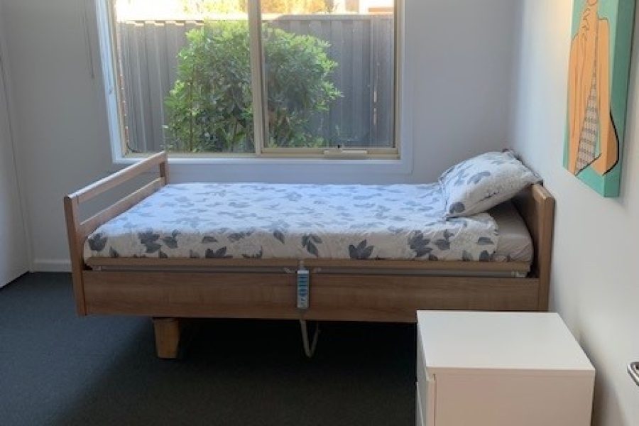 Bayley House - Lonsdale (Accessible) - Bedroom with HiLo bed (1)